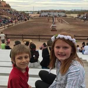 Meet your Posher, Caitlin